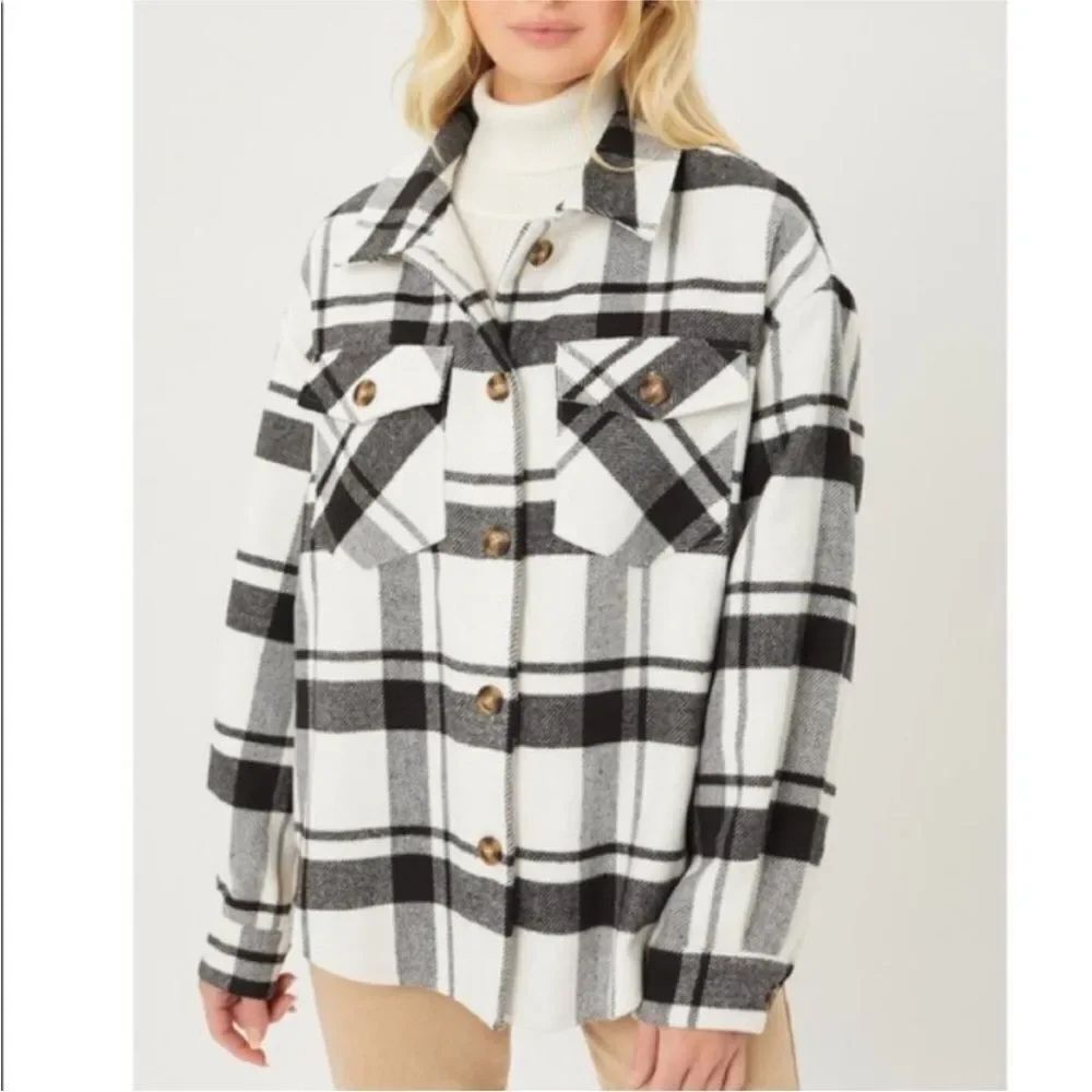 LOVE TREE | Black & White Plaid Flannel Shirt Jacket Shacket Women’s Size Large